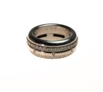 Stamp of Feldman International Auctions » Bijoux - Haute Joaillerie / Jewellery Bucherer Bague diamants en or gris 750avec deux anneaux