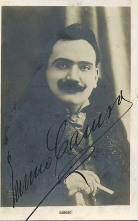 Stamp of Feldman International Auctions » Livres, Manuscrits & Partitions / Books, Manuscripts & Music CARUSO, PHOTOGRAPHIE