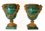 Stamp of Feldman International Auctions » Art Russe / Russian Art RARE PAIRE D'URNES EN MALACHITE RUSSE MONTÉES EN ORMOLU, MILIEU 19e SIECLE PROBABLEMENT SAINT PETERSBOURG