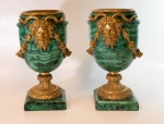 Stamp of Feldman International Auctions » Art Russe / Russian Art RARE PAIRE D'URNES EN MALACHITE RUSSE MONTÉES EN ORMOLU, MILIEU 19e SIECLE PROBABLEMENT SAINT PETERSBOURG