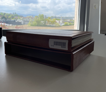 Stamp of Colonies françaises » TAAF 1948-2002, dans une belle reliure Safe collection **; p