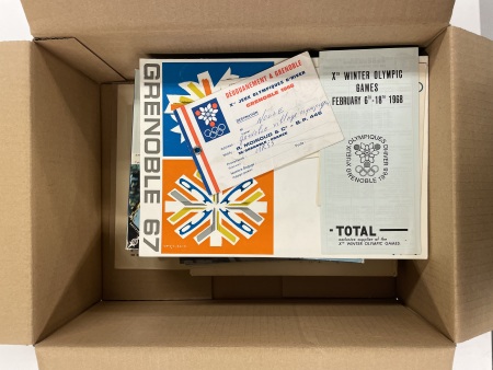 Stamp of Olympics » 1968 Grenoble 1968 Grenoble group incl. Bulletin Spécial (2), Crédit Lyonnais Christmas card, jigsaw puzzle, etc.