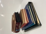 Stamp of Large Lots and Collections Dans un carton, vrac de plusieurs centaines de timbres