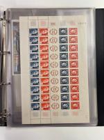 Stamp of Large Lots and Collections Dans un carton, vrac de plusieurs centaines de timbres