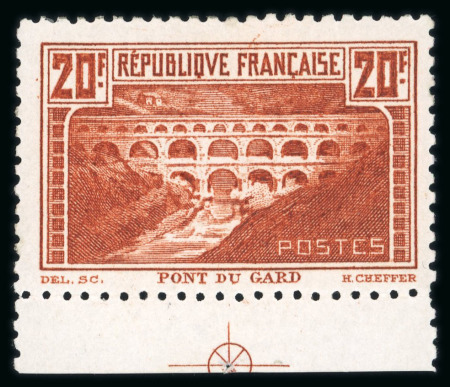 Stamp of France » Émissions à partir de 1900 1929, Pont du Gard Y&T n°262B, 20f chaudron type 1