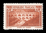 Stamp of France » Collections 1900-1983, dans une reliure Yvert et feuilles Standard