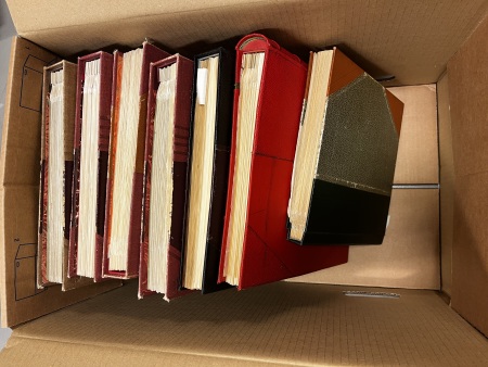 Stamp of France » Collections 1860-1990, dans un gros carton ensemble type vrac de