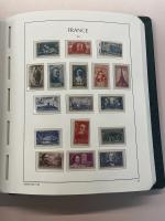 Stamp of France » Collections 1939-1959, dans une reliure Leuchtturm collection postes