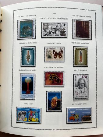 Stamp of Colonies françaises » Nouvelle-Calédonie 1859-2000, dans une reliure Moc très belle collection