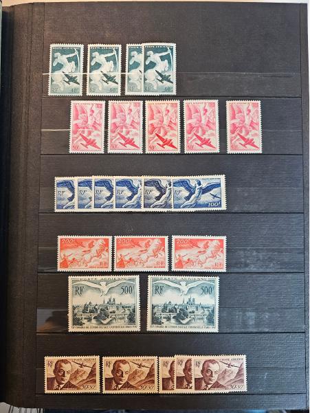Stamp of France » Collections 1900-1970, dans quatre gros classeurs, ensemble type
