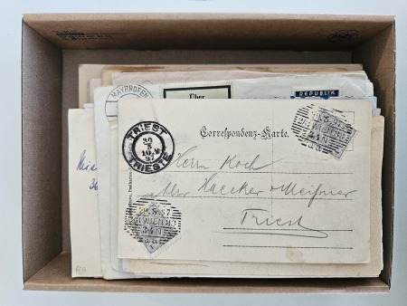 Stamp of Austria » Collections and Lots  1897-1951 Nützliches Konvolut von Briefen und Karten