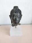 Stamp of Feldman International Auctions » Art d'Orient & d'Extrême-Orient / Asian & Oriental Art Tête de Boudhha Shakyamuni en bronze, 15/16ème siècle, style Chiang Saen
