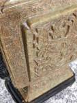Stamp of Feldman International Auctions » Art d'Orient & d'Extrême-Orient / Asian & Oriental Art Paire de grands vases couverts en jade vert et brun