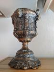 Stamp of Feldman International Auctions » Mobilier, Objets d'Art & Design / Furniture, Objets d'Art & Design Important vase décoratif en bronze patiné à décor néo-baroque,
