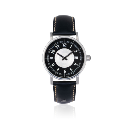 Stamp of Feldman International Auctions » Montres / Watches MONT-BLANC. Montre à quartz en acier.