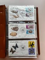 Stamp of Colonies françaises » Colonies Francaise Collections et Lots DOM/TOM : 1970-1990, dans trois classeurs plusieurs