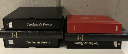 Stamp of France » Collections 1900-2005, dans un gros carton ensemble type vrac composé