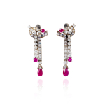 Stamp of Feldman International Auctions Paire de boucles d'oreilles rubis et diamants
