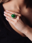 Stamp of Feldman International Auctions Bague transformable en pendentif jade et diamants
