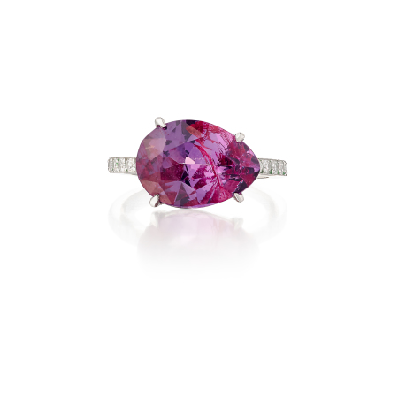 Stamp of Feldman International Auctions Bague spinelle