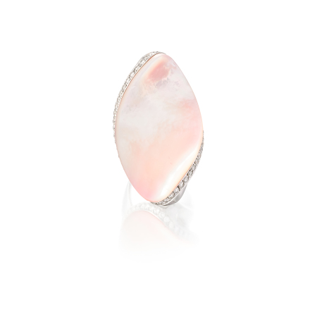 Stamp of Feldman International Auctions Bague nacre rose et diamants