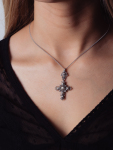 Stamp of Feldman International Auctions Croix diamants