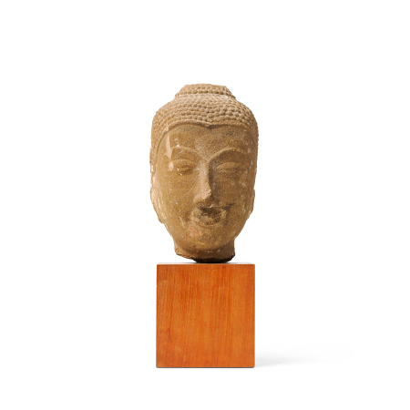Stamp of Feldman International Auctions » Art d'Orient & d'Extrême-Orient / Asian & Oriental Art Tête de Bouddha en grès, Thaïlande, royaume d’Ayutthaya, XVIe–XVIIe siècle