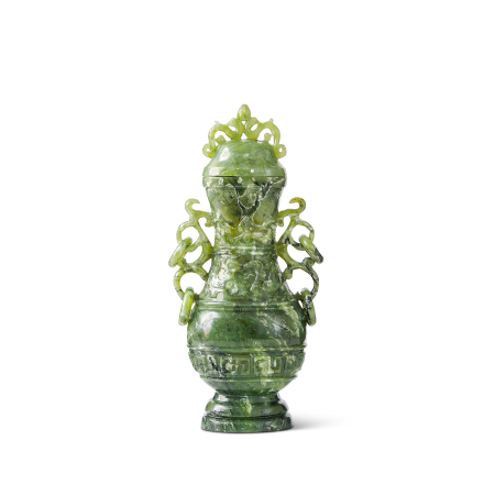 Stamp of Feldman International Auctions » Art d'Orient & d'Extrême-Orient / Asian & Oriental Art Vase couvert en jade néphrite sculpté, Chine, fin XIXe