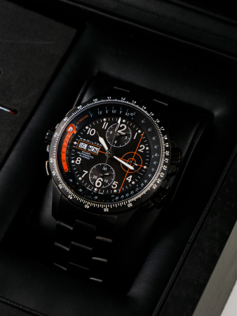 Stamp of Feldman International Auctions » Montres / Watches HAMILTON Khaki Automatic X-Wind
