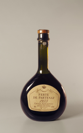 Stamp of Feldman International Auctions » Vins & Spiriteux / Wines & Spirits Grand Armagnac Ferté de Partenay, millésime 1933 70