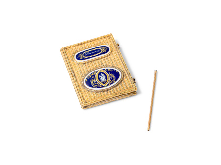 Carnet de Bal en Or et Émail