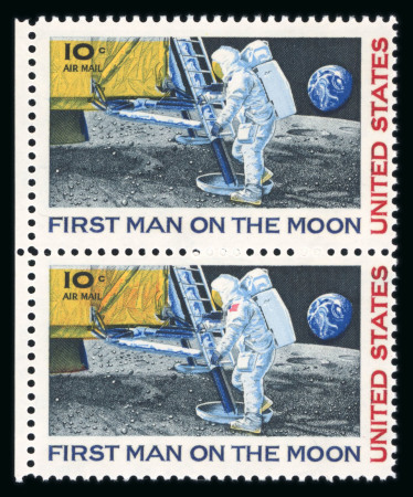 Stamp of United States » 1919 Issues onwards USA 1969 "Unknown Astronaut" with variety red colour omitted from the American flag on the Astronaut on top stamp in mint n.h. vertical pair with normal stamp