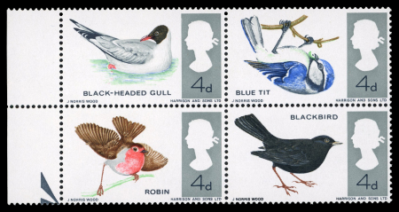 Stamp of Great Britain » Queen Elizabeth II GB 1966 Birds 4d (ordinary paper) se-tenant block of four with greenish-yellow omitted variety, mint n.h. left marginal,