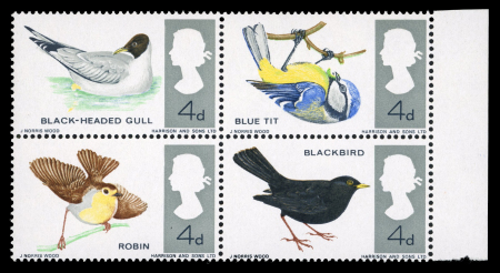 Stamp of Great Britain » Queen Elizabeth II GB 1966 Birds 4d (ordinary paper) se-tenant block of four with red omitted variety, mint n.h. right marginal