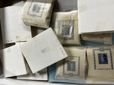 Stamp of Croatia Souvenir sheets: 1942-1945, large accumulation of hundreds